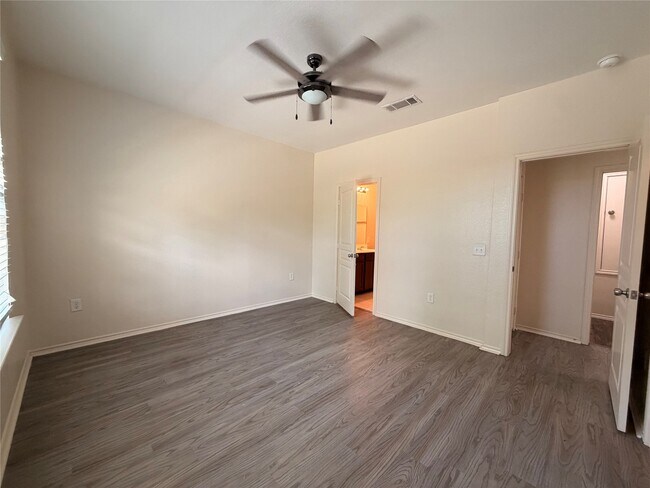 Building Photo - 4622 Champions Landing Dr