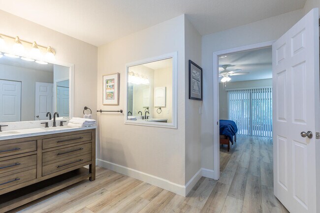 Building Photo - 3303 SE Sandpiper Ct