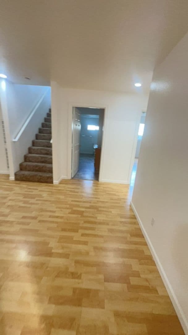 Building Photo - 4BED2BATH - GARAGE, HEAT PUMP AC, BACK YAR...