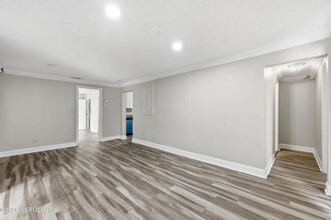 Building Photo - 2002 St Clair St