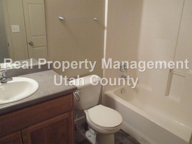 Building Photo - Spanish Fork Home
