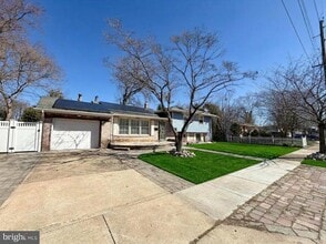 Building Photo - 322 W Nicholson Rd