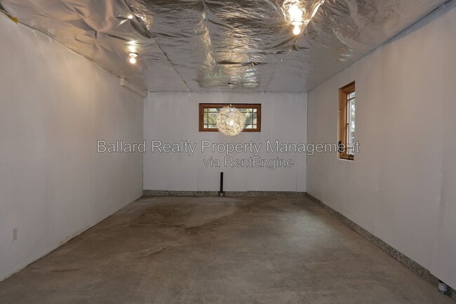 Building Photo - 6235 22nd Ave NE