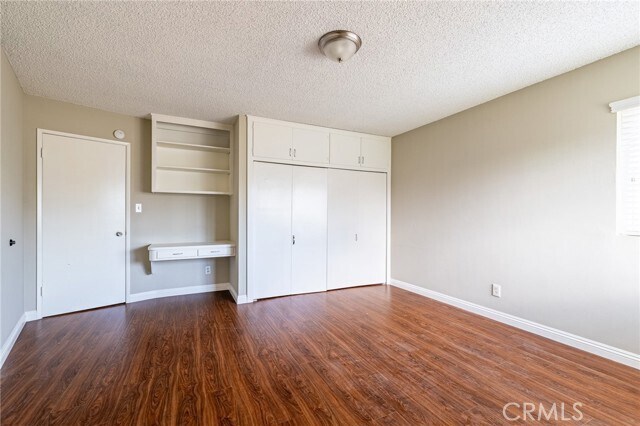 Building Photo - 2221 Palm Cir