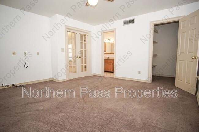 Building Photo - 1808 Gurss Pl