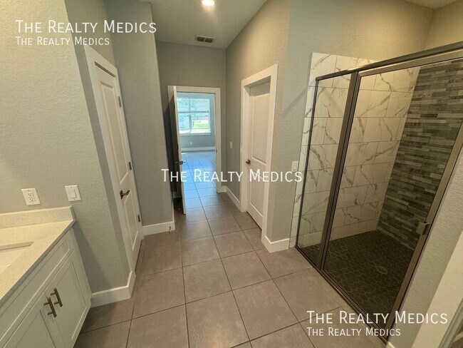 Building Photo - 310 Drum Ct