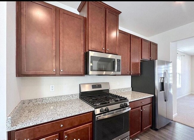Building Photo - 801 Romeria Dr