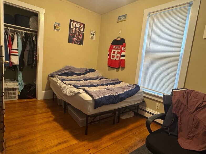 Building Photo - 38 Hillside St