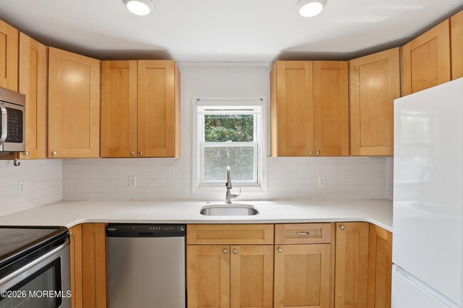 Building Photo - 5 Rickard Ct