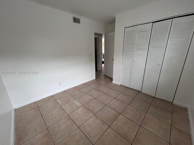 Building Photo - 3212 Coral Ridge Dr