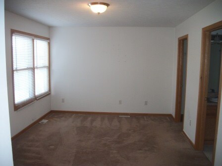 Building Photo - 927 Westland Dr