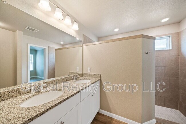 Building Photo - 14947 Cheshire Way