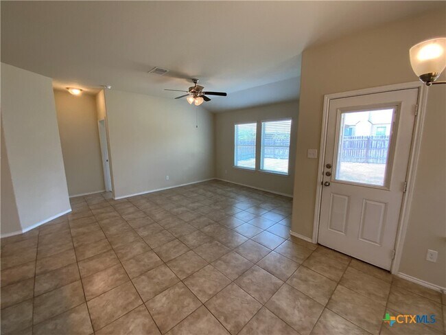 Building Photo - 5586 Perdita Dr