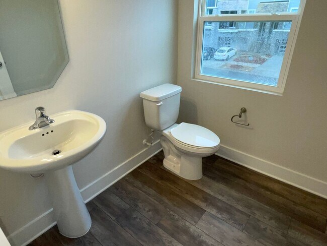 Building Photo - Beautiful Three Story Townhouse in Aria at the Park!