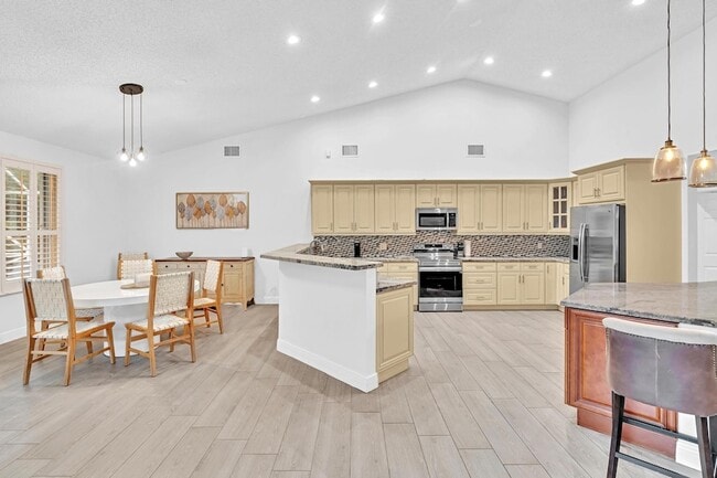 Building Photo - 7816 Bridlington Dr
