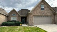 Building Photo - Large Townhouse in Stonewall Farms in Hixson