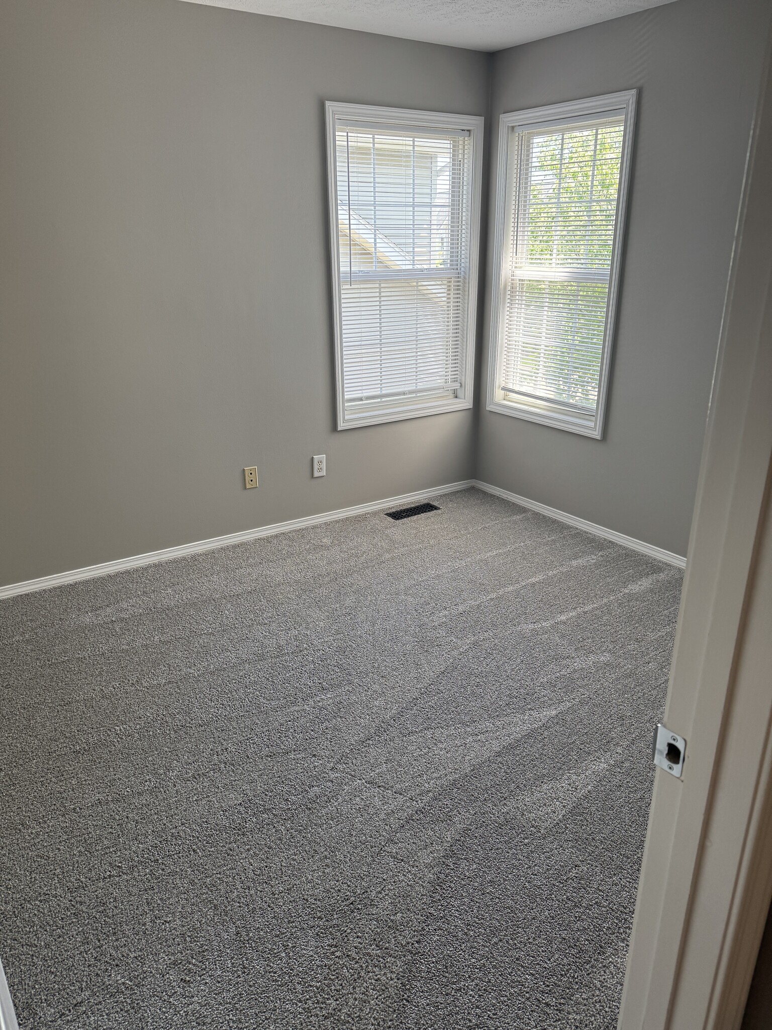 Building Photo - 1208 Riviera Dr