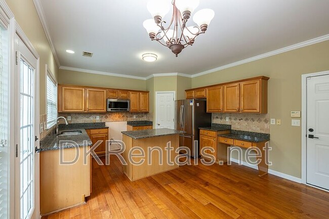 Building Photo - 804 Araya Ct