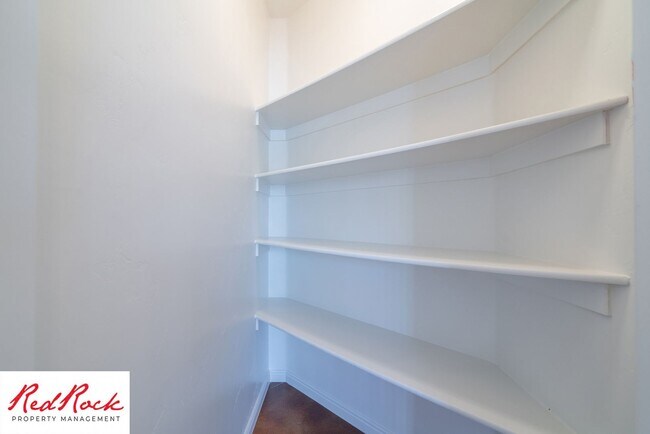 Building Photo - 2075 S Sir Monte Dr