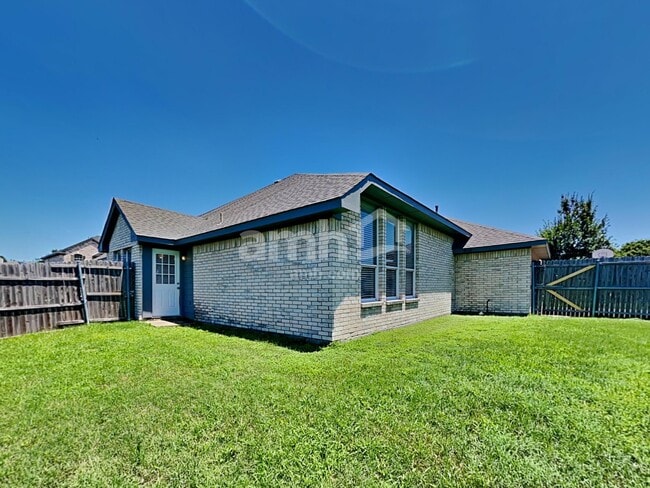 Building Photo - 1307 Rabbit Rdg
