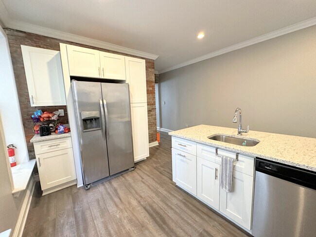 Building Photo - 2221 Jane St