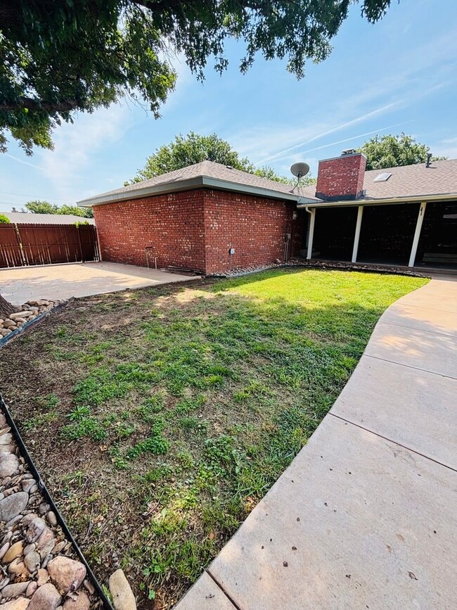 Building Photo - 2328 Hammond Blvd