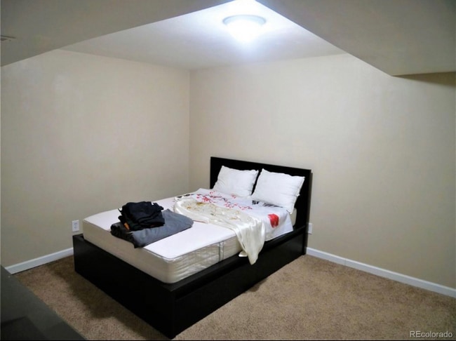 Building Photo - 516 Elmira St