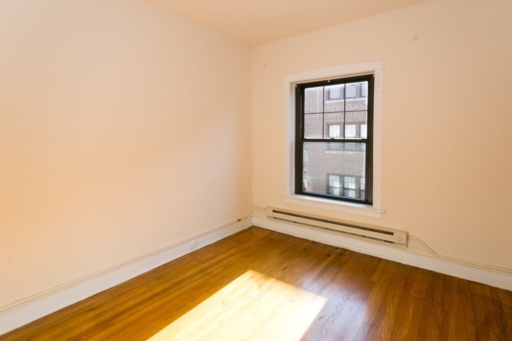 Building Photo - 1312 Oak Ave
