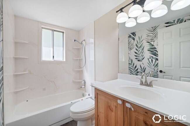 Building Photo - 5155 Saguaro Dr