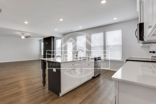 Building Photo - 2256 Cadenza Cir