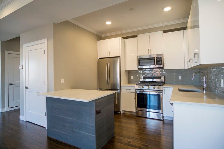 Primary Photo - 78 Main St