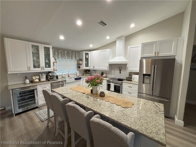 Building Photo - 3823 El Rado Ave