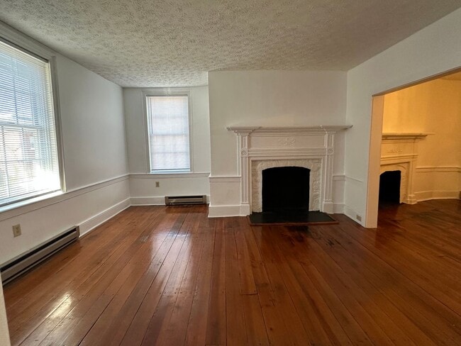 Building Photo - 402 S Cameron St