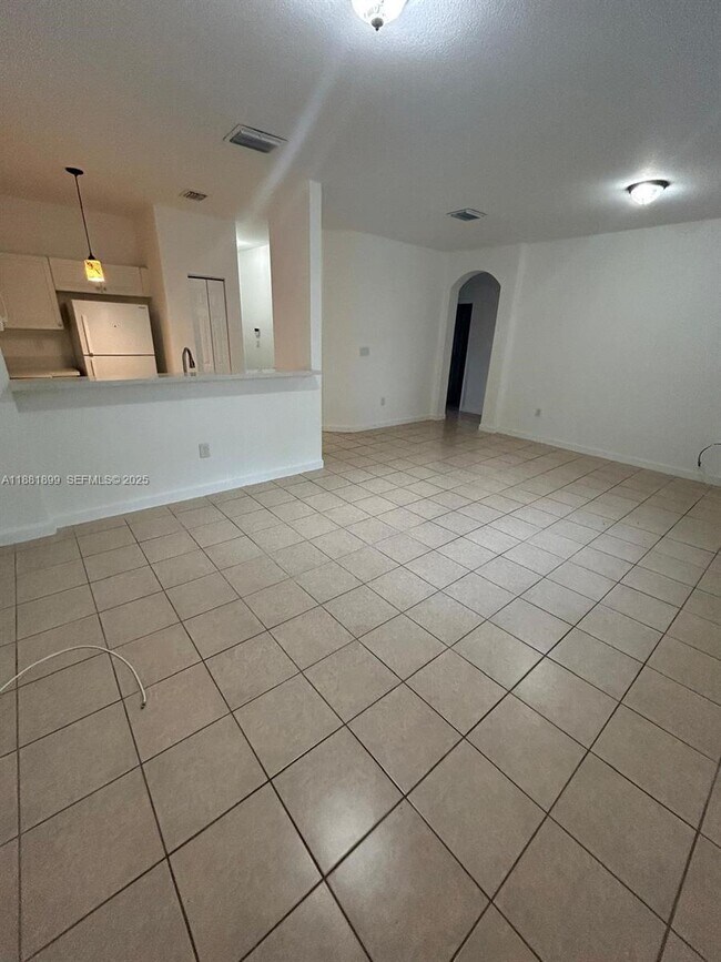 Building Photo - 1650 NE 33rd Ave