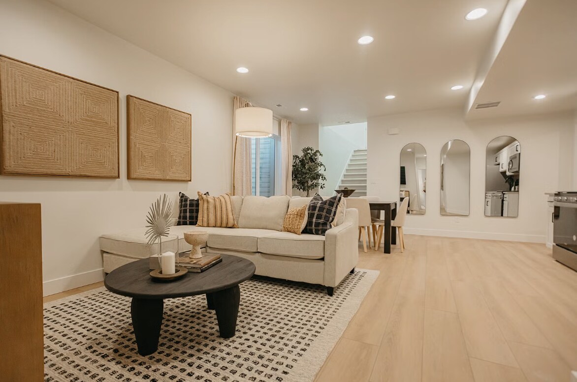 Building Photo - 3561 E 1120 S