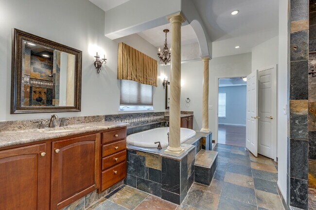 Building Photo - Luxury, Location, and Lifestyle on Rolling...