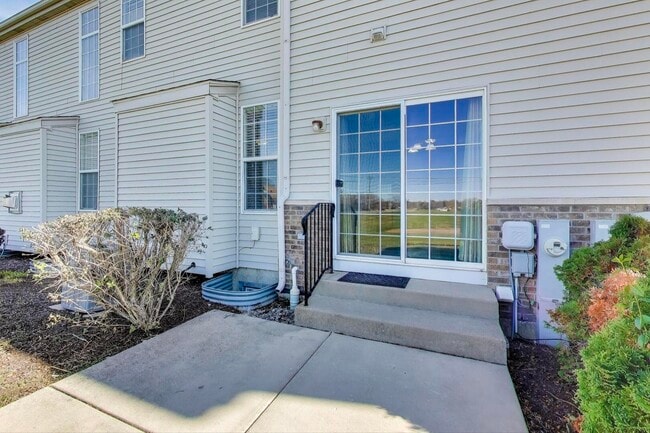 Building Photo - 23927 McMullin Cir