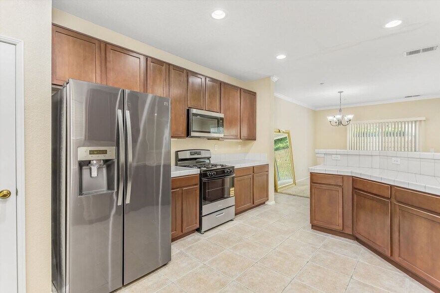 Building Photo - 7353 Ellena W