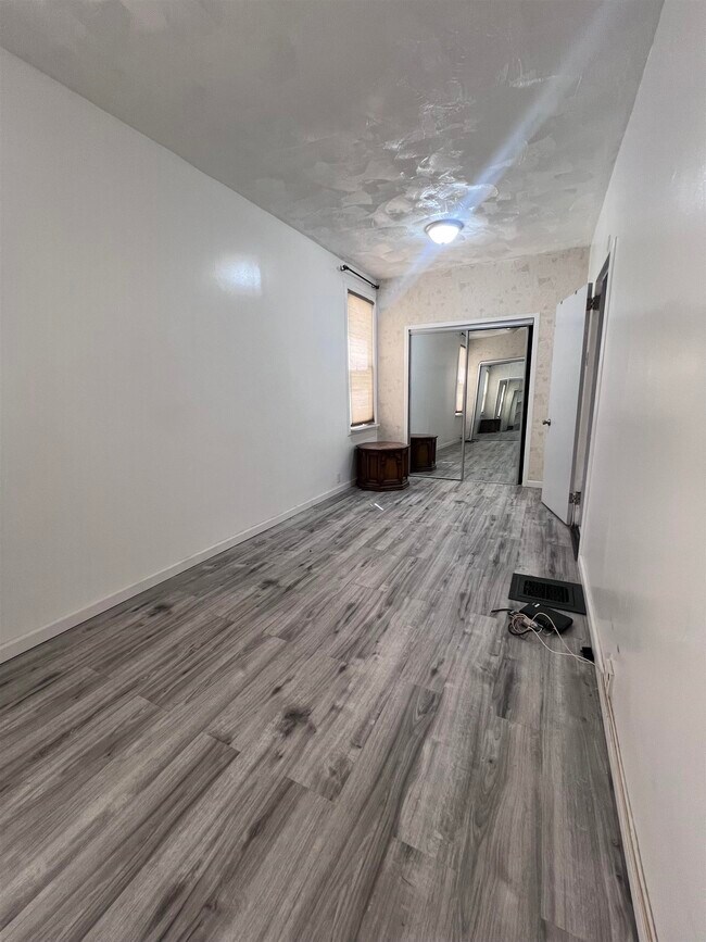 Building Photo - 94 W 46th St