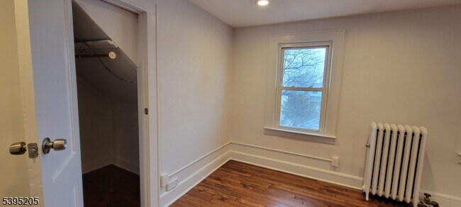 Building Photo - 18 Olive St