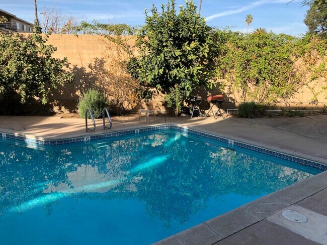 Building Photo - 703 E California Blvd