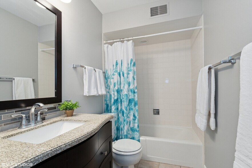 Building Photo - 520 Shorely Dr