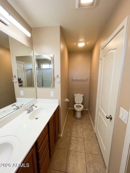 Building Photo - 7123 N 72nd Dr