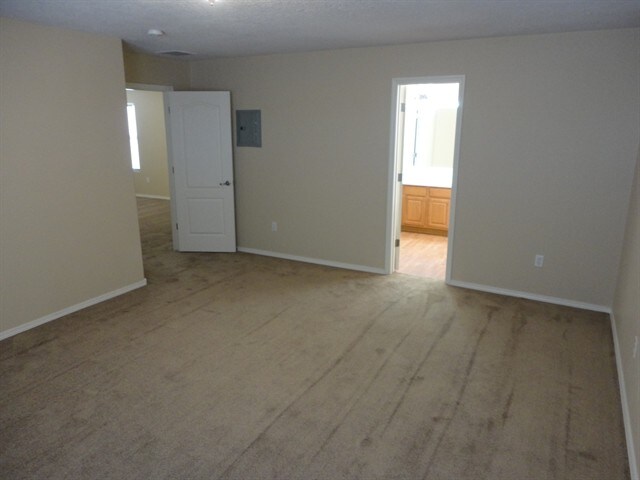 Building Photo - 1232 Maple Meadows Dr NE