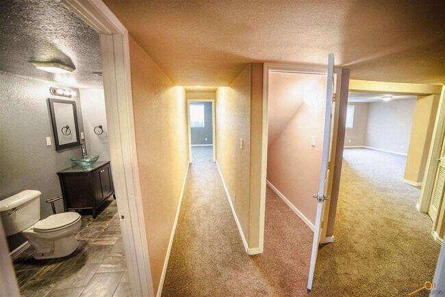 Building Photo - 6933 Cog Hill Ln
