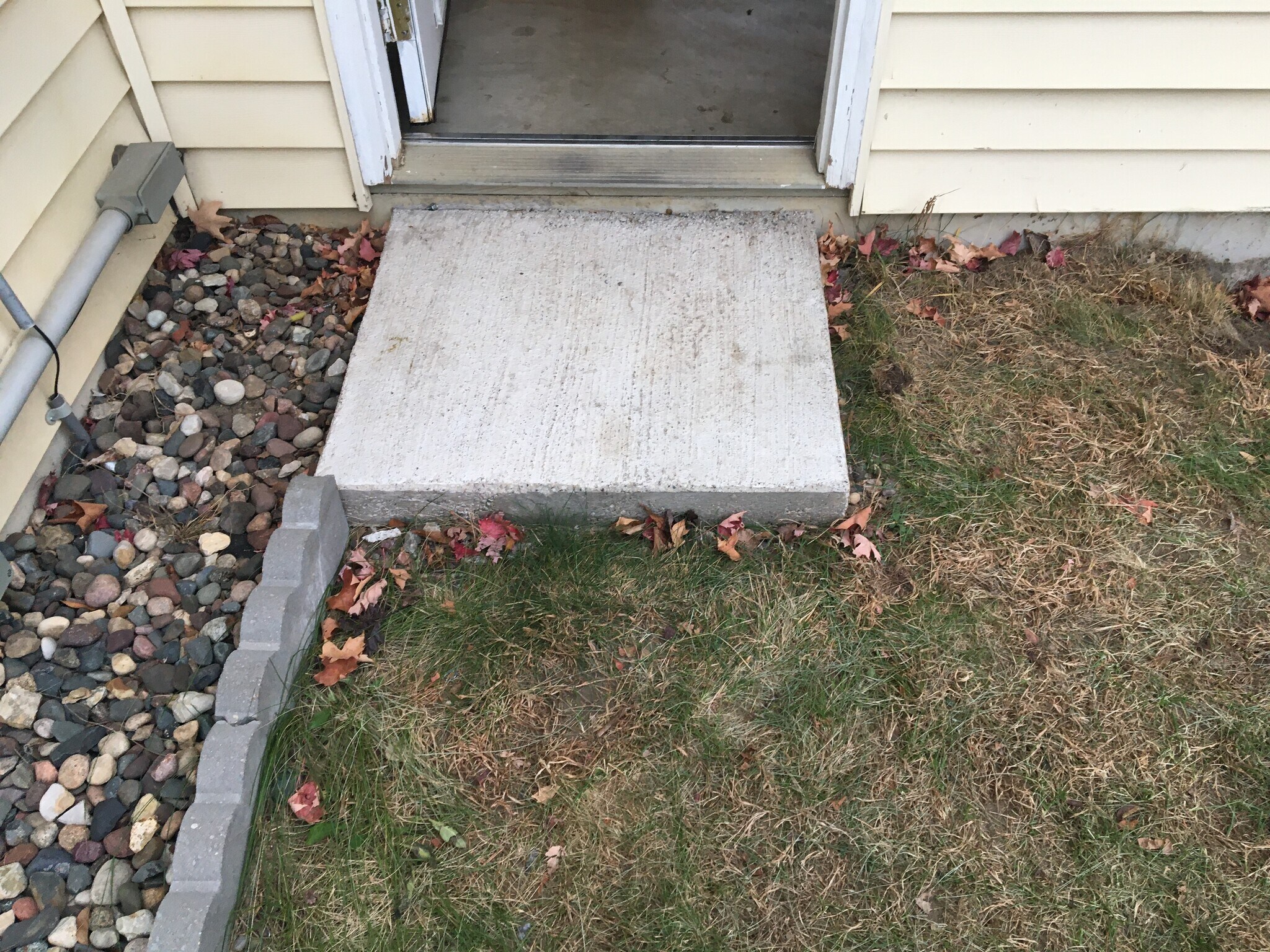 Building Photo - 3991 Whiting Ln NE