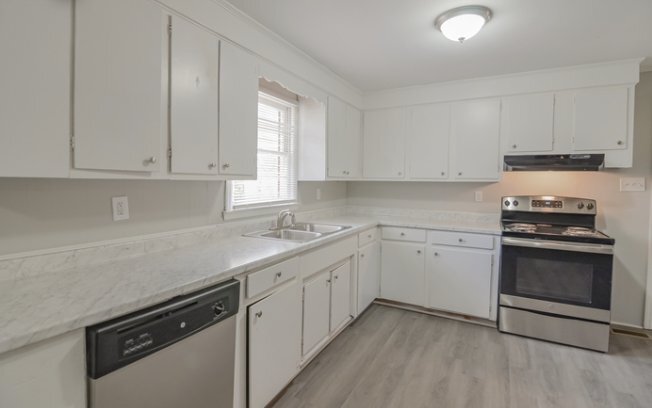 Building Photo - 115 S 1659