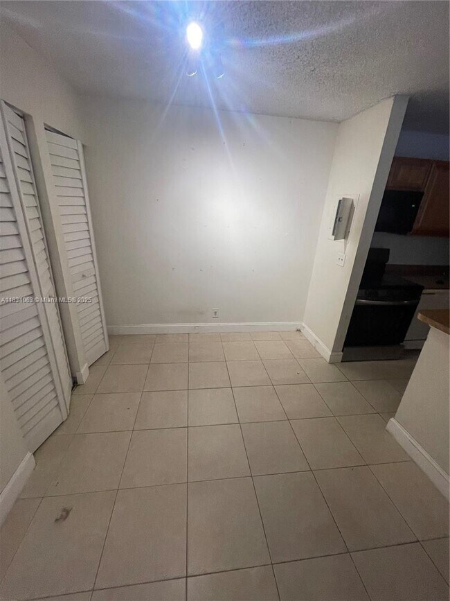 Building Photo - 10773 Cleary Blvd