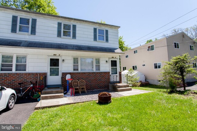 Building Photo - 463 Avenue B