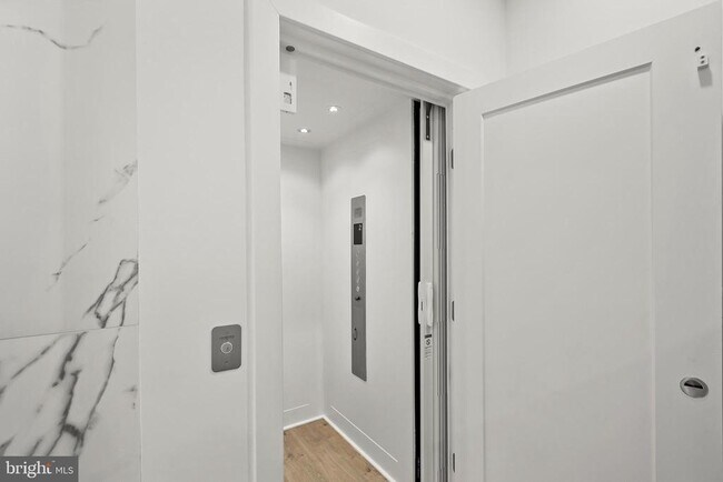 Building Photo - 1211 Northside Park Blvd